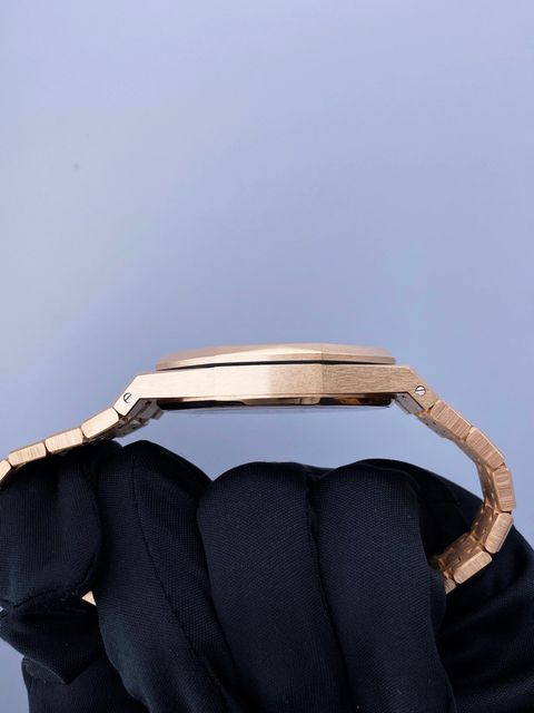 Audemars Piguet Royal Oak 15400OR.OO.1220OR.03 Image 7